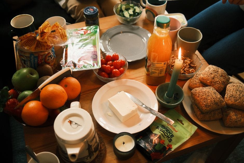 Pequeno-almoço sem pressa: o que realmente sacia até ao almoço