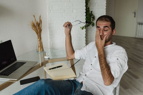 Olhos cansados do ecrã: a regra dos 20 minutos
